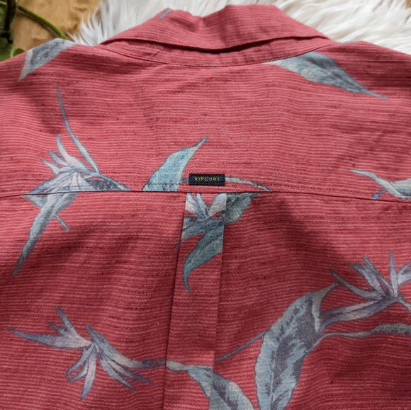 👕RIP CURL - Jungle Short Sleeve Button-down - Picture 5 of 9